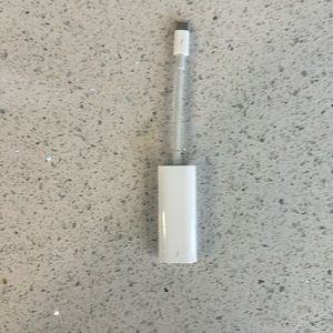 Apple Thunderbolt 3 adapter